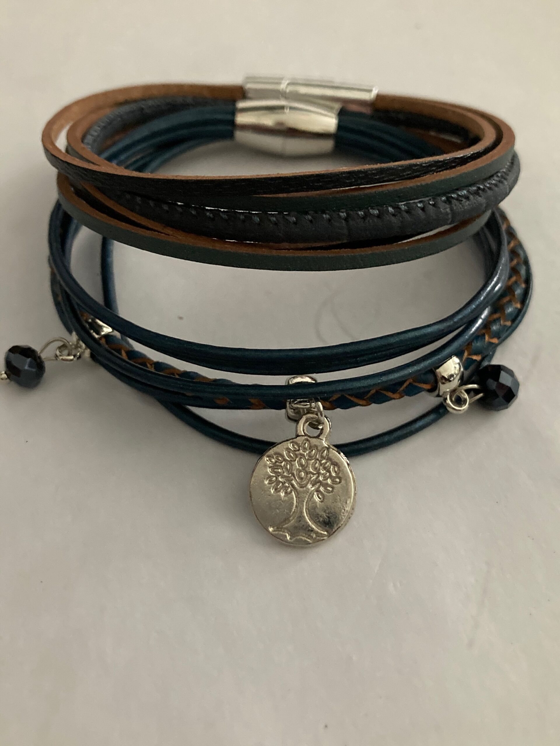 Armbandenset leer donkerblauw met magneetsluiting