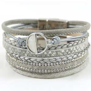 Armbandenset licht grijs leer met magneetsluiting