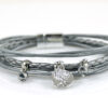 Armbandenset lichtgrijs leer met magneetsluiting