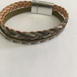 Leren armband metallic shine zilverkleurig gevlochten