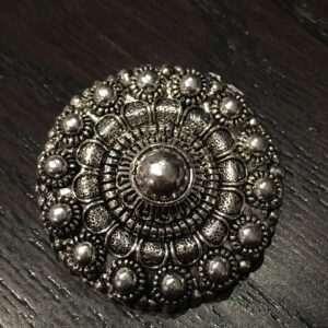 Alternative view of Broche Zeeuwse knop