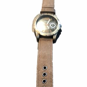 Horloge bruin met zwarte kast