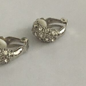 Clipoorbel rond met strass zilverkleurig