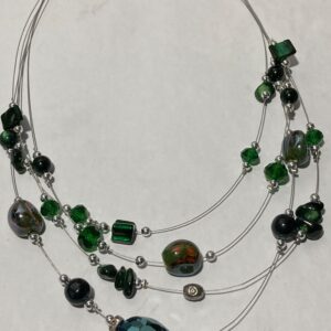 Ketting laagjes donkergroen