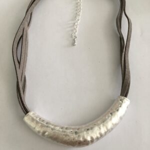 Ketting suède met metalen hanger