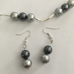Sieradenset ijsparels grijs (ketting, armband en oorbellen)