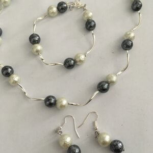 Sieradenset ijsparels grijs (ketting, armband en oorbellen)