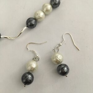 Sieradenset ijsparels grijs (ketting, armband en oorbellen)