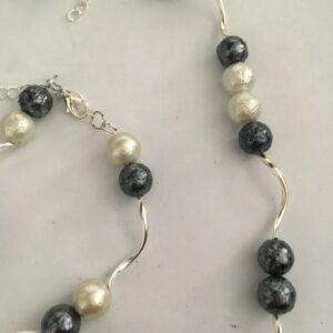 Sieradenset ijsparels grijs (ketting, armband en oorbellen)