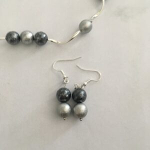 Sieradenset ijsparels grijs (ketting, armband en oorbellen)