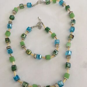 Ketting blokjes en buisjes met bijpassende armband