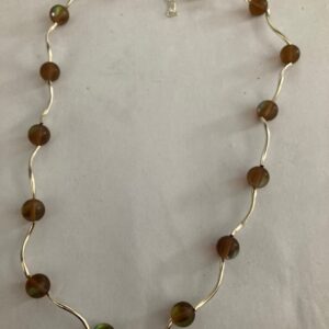Ketting bruine 3D ballen met zilverkleurige buisjes