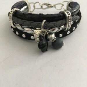 Leren armband laagjes met hartjes sluiting