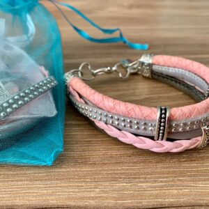 Leren armband laagjes met hartjes sluiting