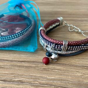 Leren armband laagjes met hartjes sluiting