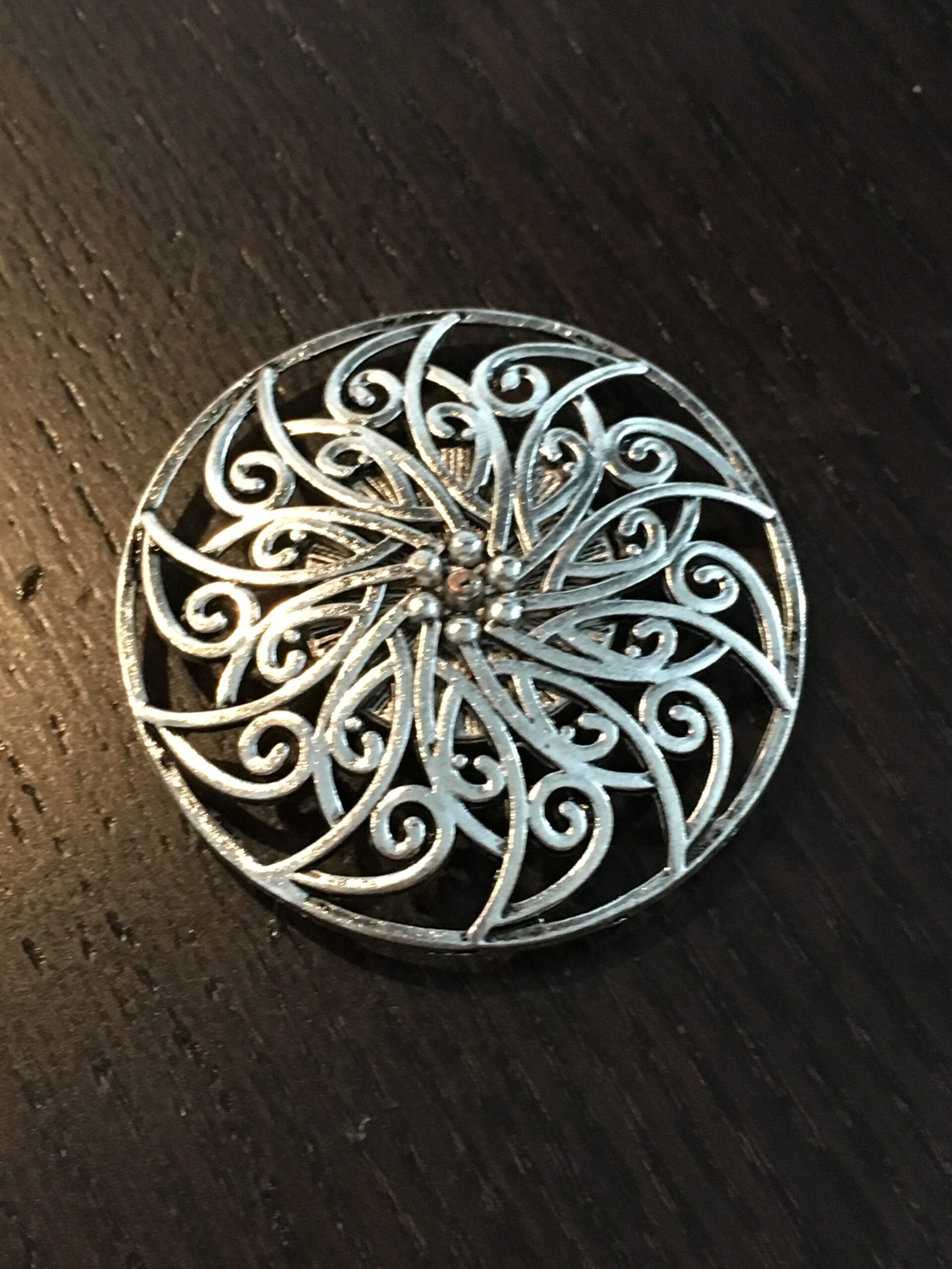 Magneetbroche streep