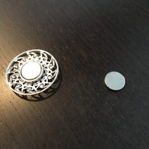 Magneetbroche streep