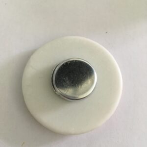 Magneetbroche porselein roze bloemen
