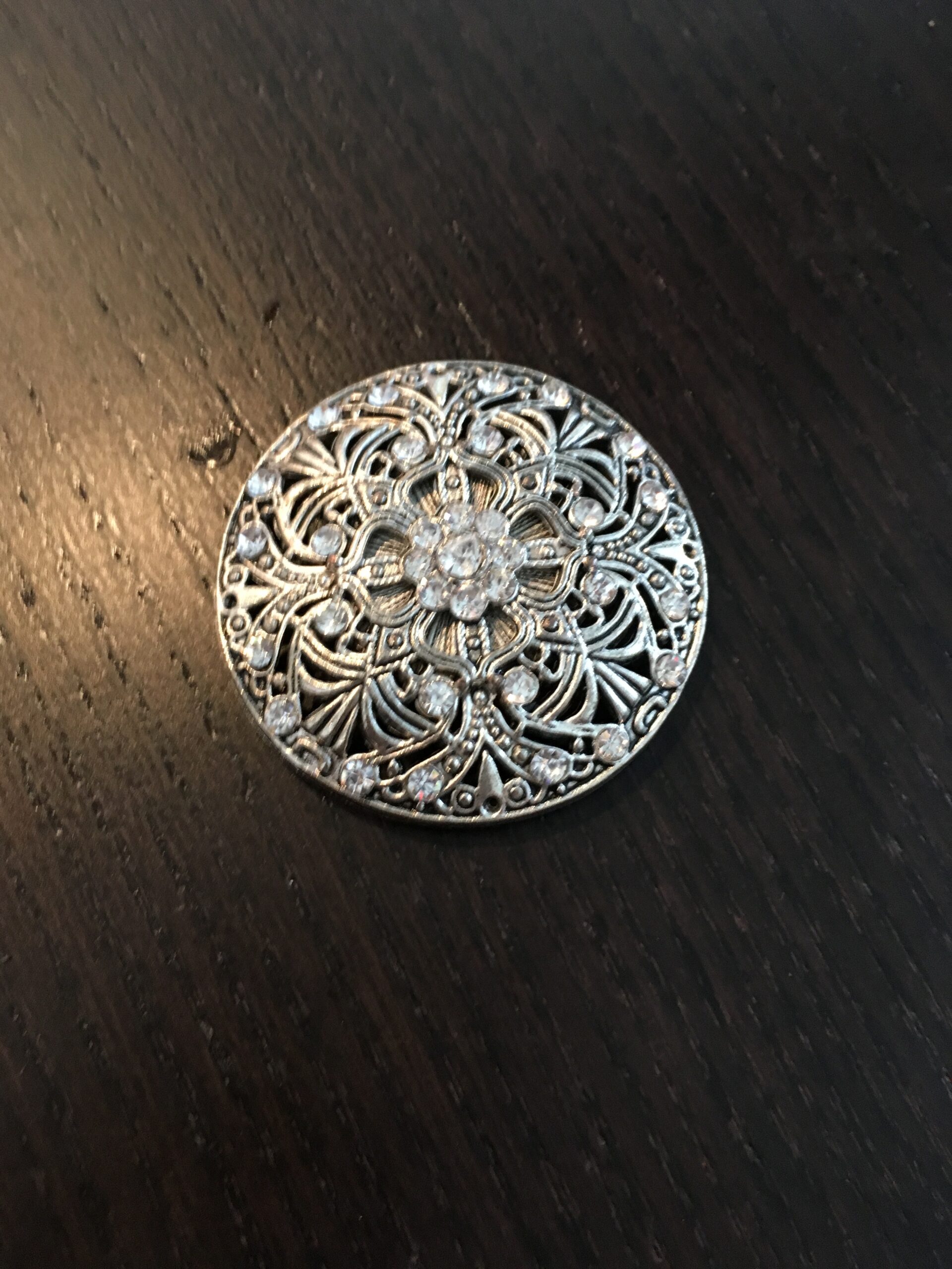 Magneetbroche rond met strass