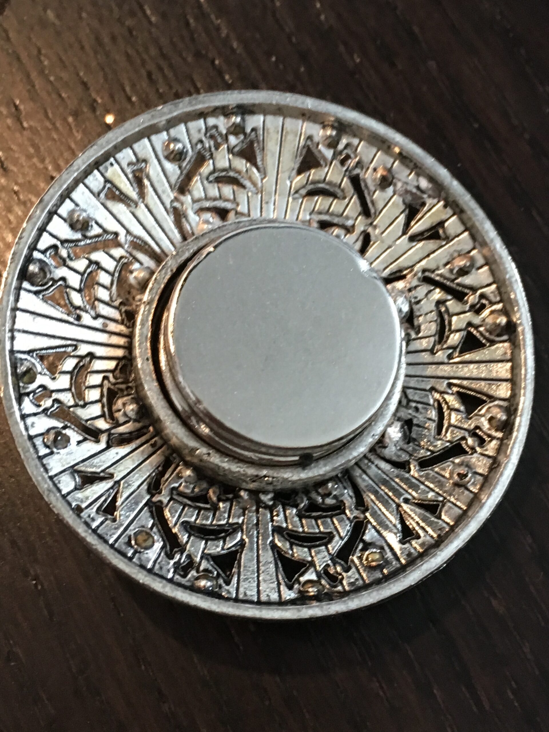 Magneetbroche rond met strass