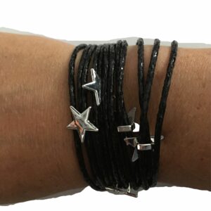 Armband zwart met magneetsluiting en sterretjes