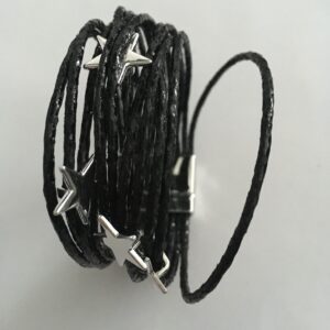 Armband zwart met magneetsluiting en sterretjes