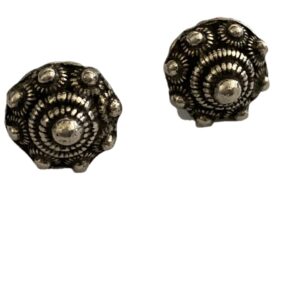 Verzilverde oorknopjes Zeeuwse knop