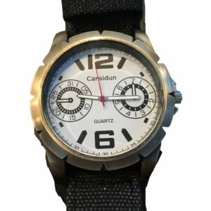 Horloge zwart met witte kast