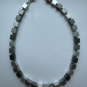 Aluminiumketting vierkante kralen grijs