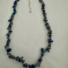Blauwe schelpketting met zilverkleurige sluiting
