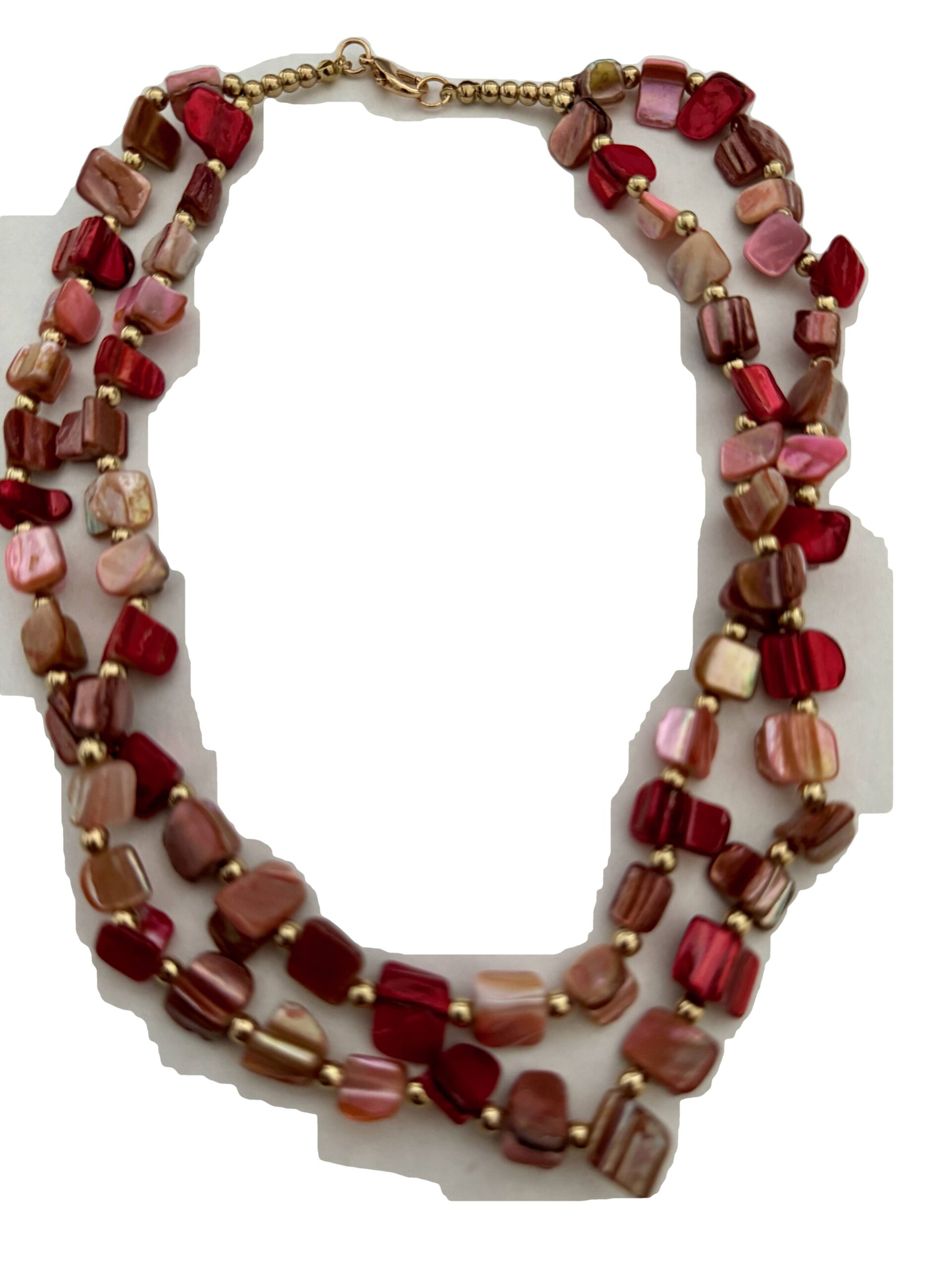 Rode schelpketting met goudkleurige kraaltjes