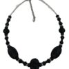 Ketting met zwarte bollen en zilverkleurige kraaltjes