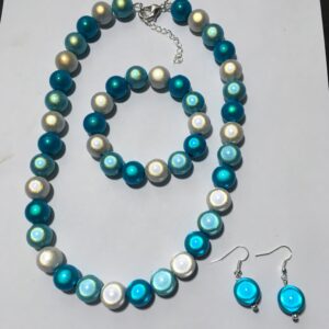 Sieradenset 3D blauw en wit (ketting, oorbellen en bijpassende armband)