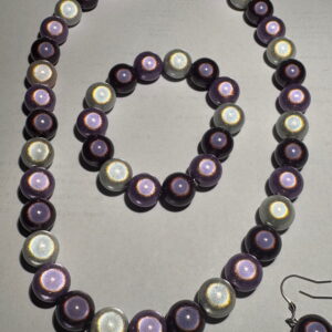 Sieradenset 3D paars, wit (ketting, oorbellen en bijpassende armband)