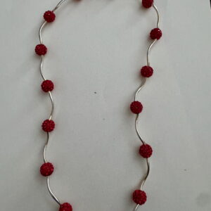 Ketting met rode shamball kralen