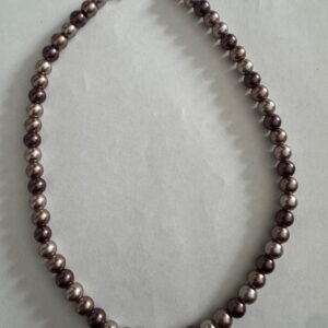 Bruine parelketting