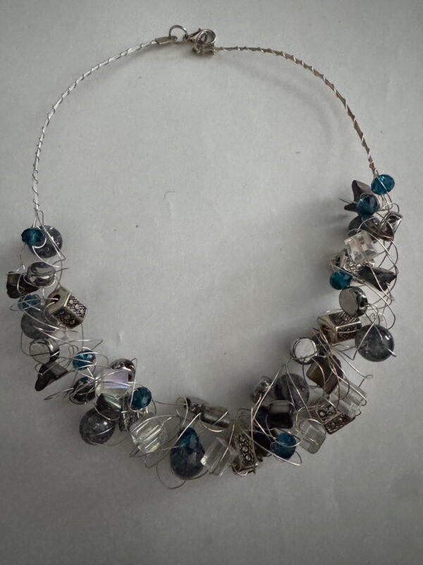 Kreukelketting verzilverd blauw/zilverkleurig