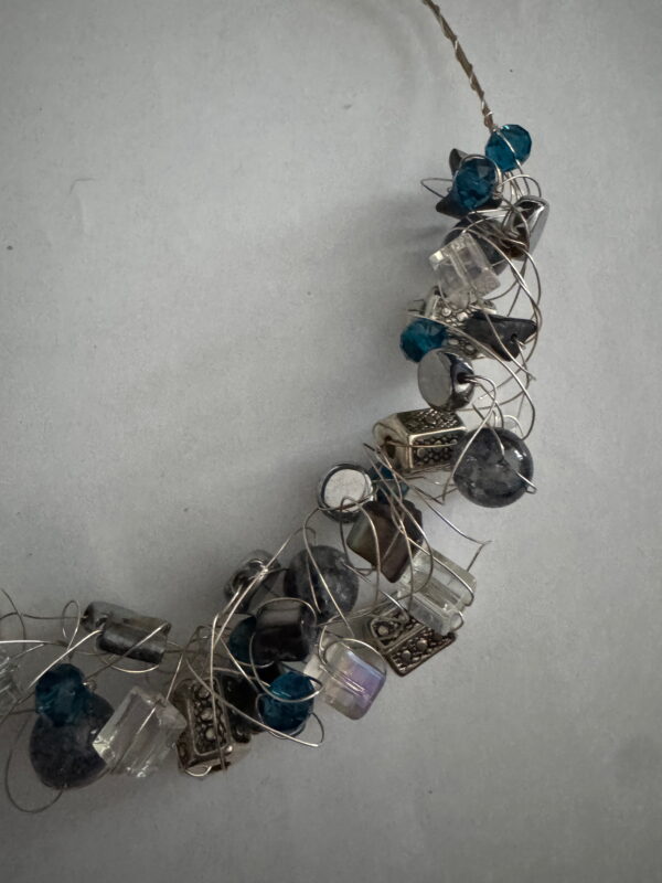 Kreukelketting verzilverd blauw/zilverkleurig