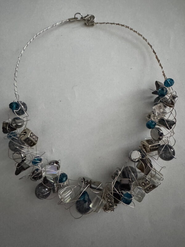 Kreukelketting verzilverd blauw/zilverkleurig