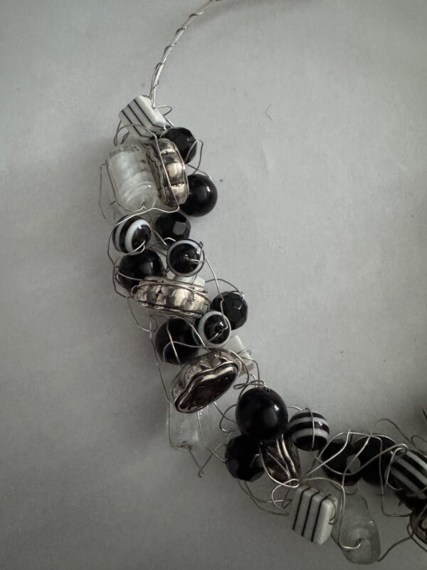 Kreukelketting verzilverd zwart/wit
