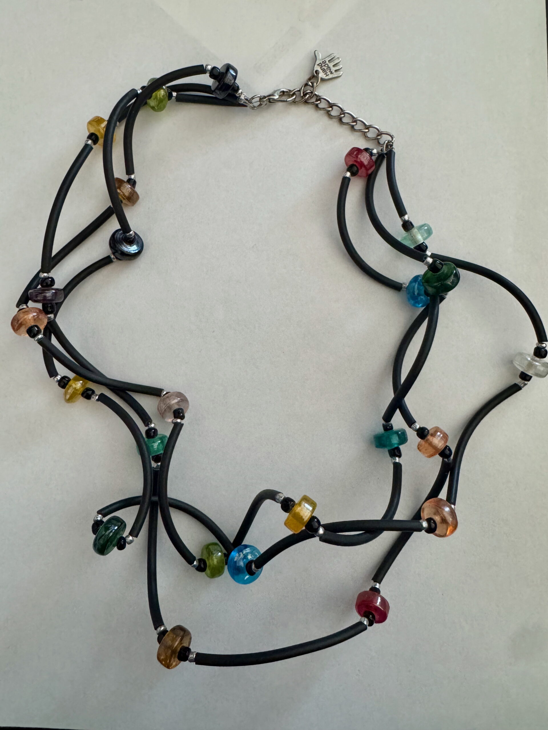 Kreukelketting rubber en glaskralen