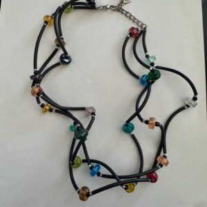 Kreukelketting rubber en glaskralen