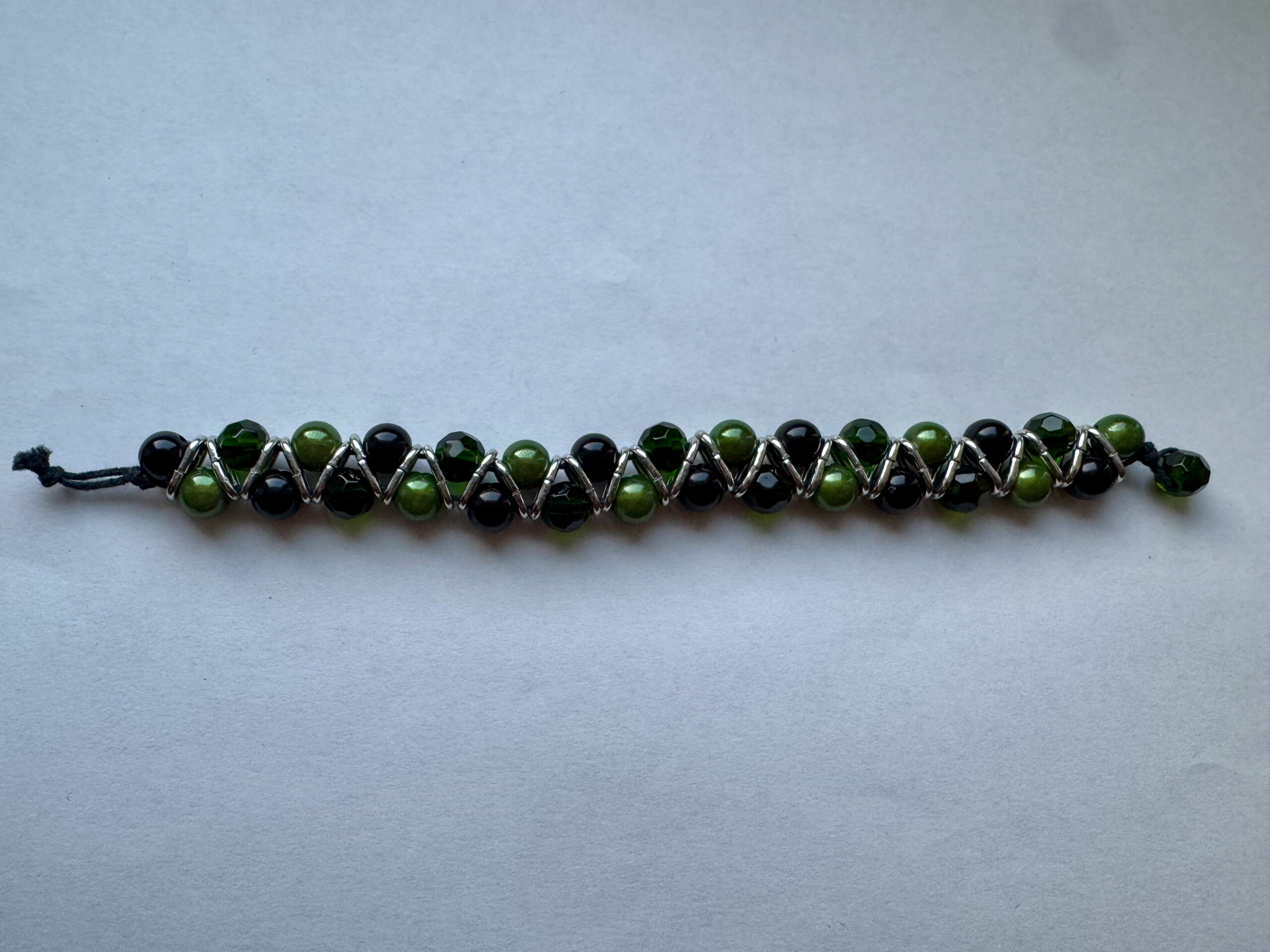 Zigzagarmband groen/zwart