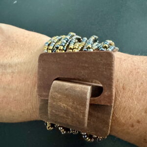 Brede houten armband met elastiek