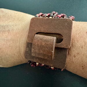 Brede houten armband met elastiek