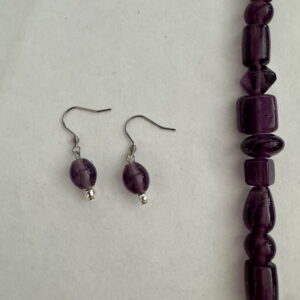 Sieradenset paars (ketting, armband en oorbellen)