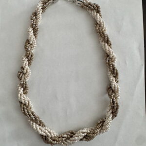 Ketting gevlochten rocailles grijs-crème