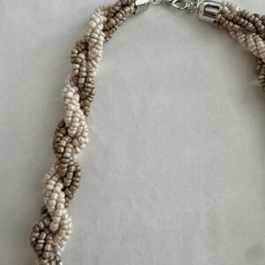 Ketting gevlochten rocailles grijs-crème
