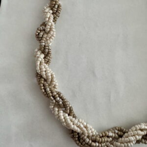 Ketting gevlochten rocailles grijs-crème