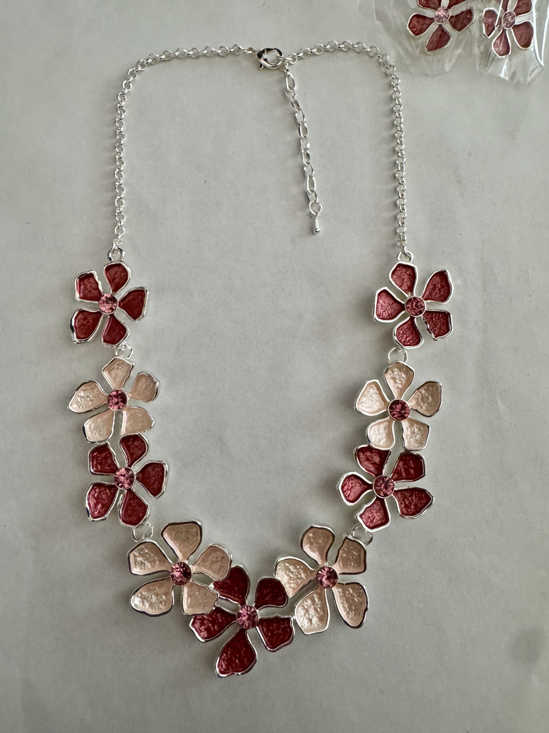 Ketting metaal fantasie rhodium plating met bijpassende oorbellen